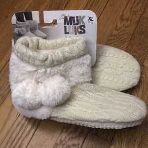 New muk luks fleece slippers size 11/12